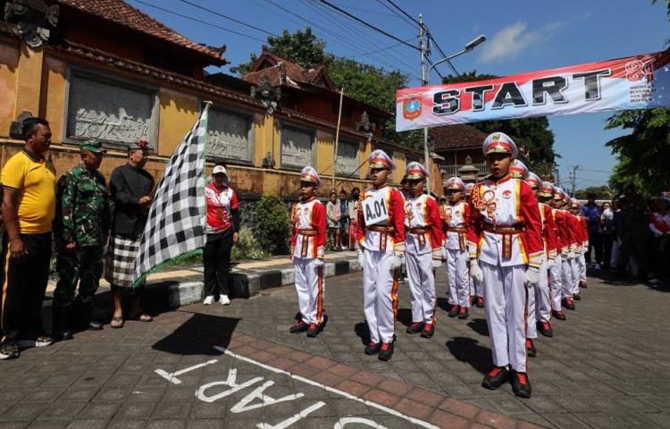 Lomba Gerak Jalan Tingkat SD Putra dan Putri Semarakkan HUT ke-81 Kemerdekaan RI di Karangasem